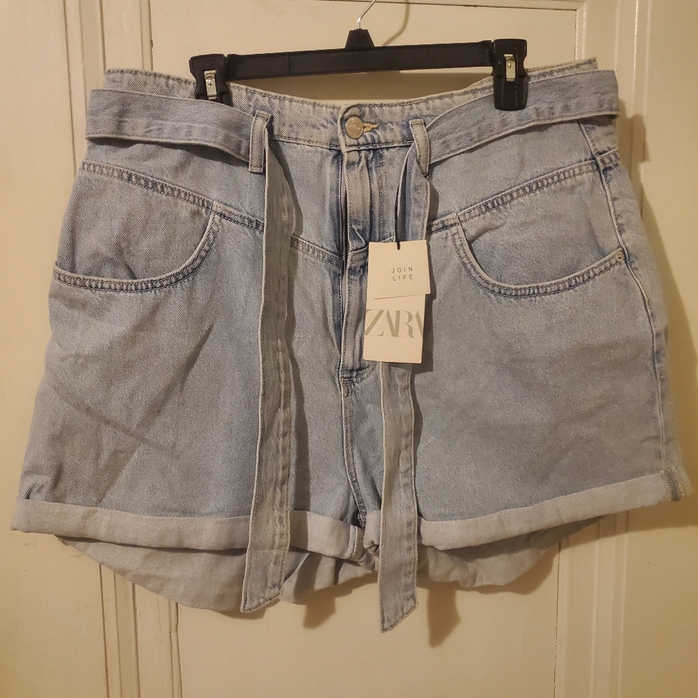 ZARA
BELTED DENIM Short NWT